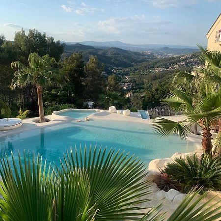 Отель Petit Mirador Torrelles De Llobregat Экстерьер фото