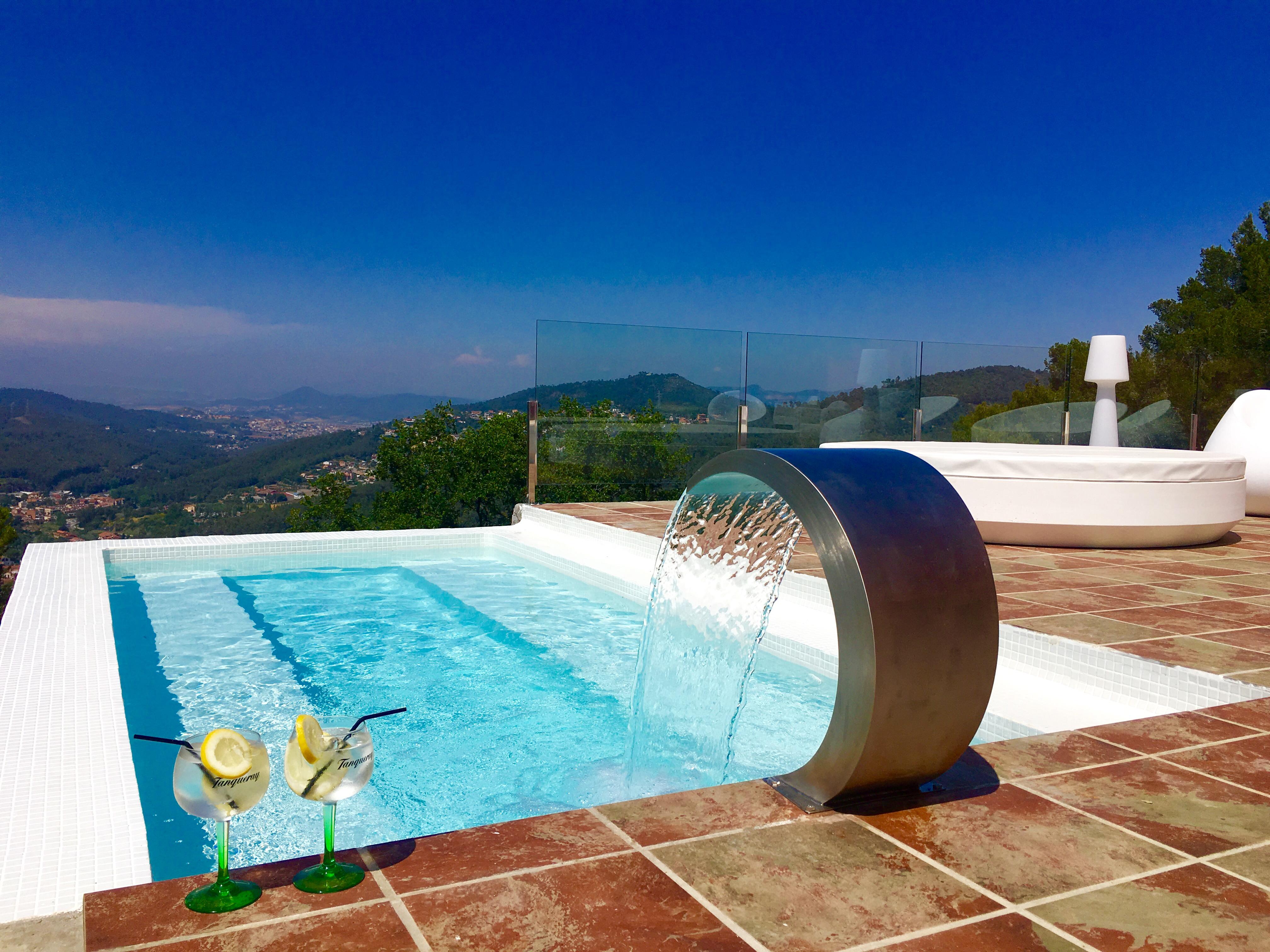 Отель Petit Mirador Torrelles De Llobregat Экстерьер фото