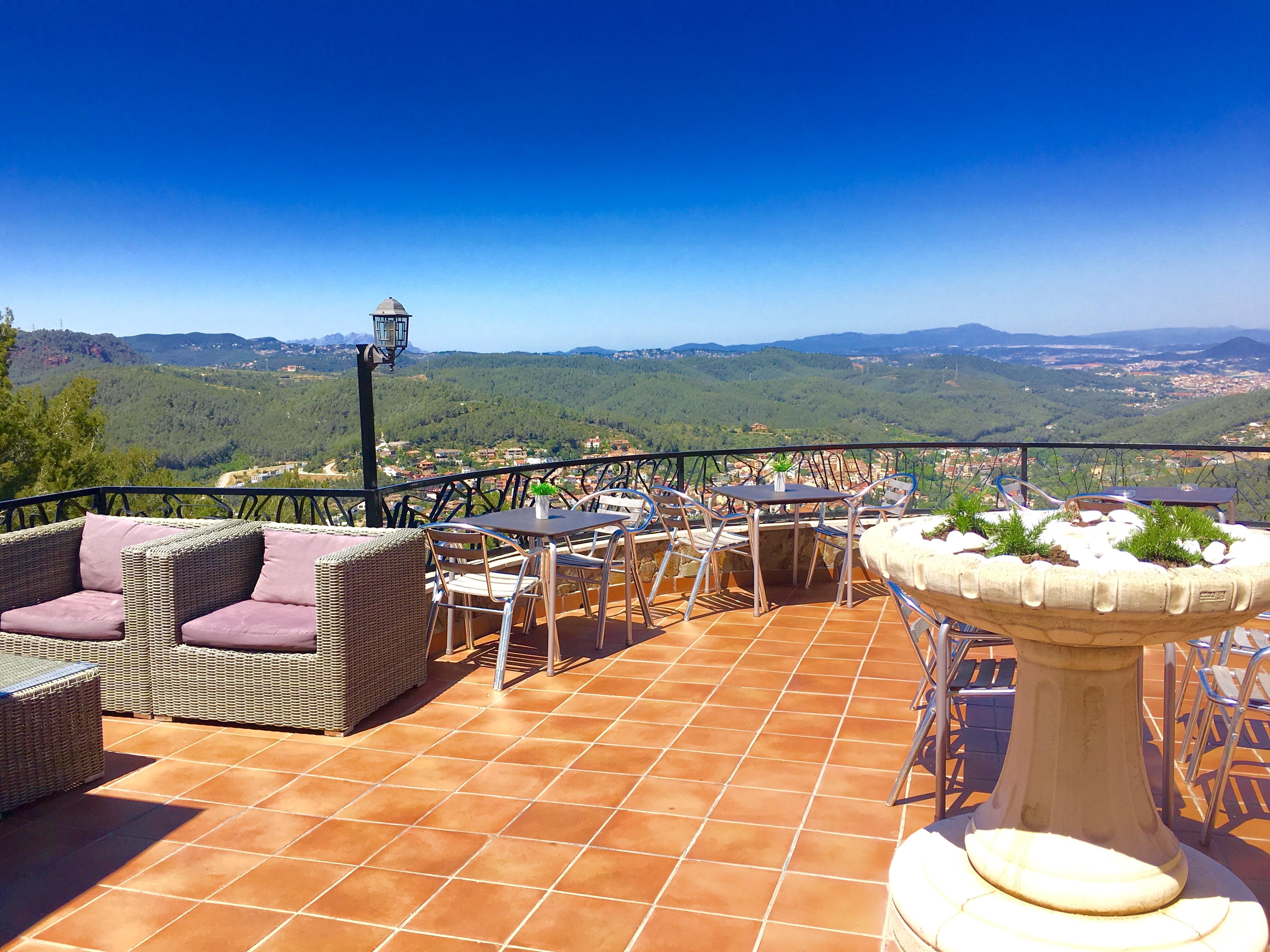 Отель Petit Mirador Torrelles De Llobregat Экстерьер фото